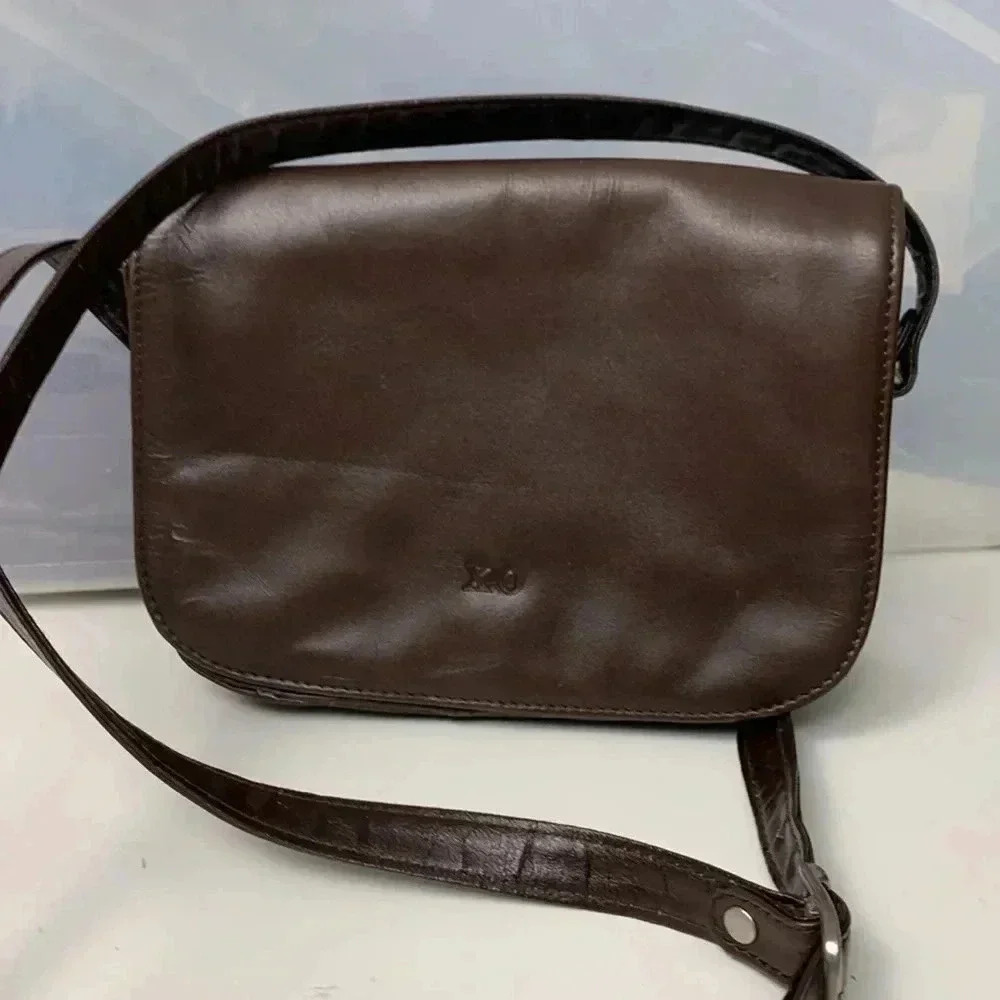 X.O chocolate brown 100% leather Crossbody, silver coloured  hardware - Picture 3 of 9
